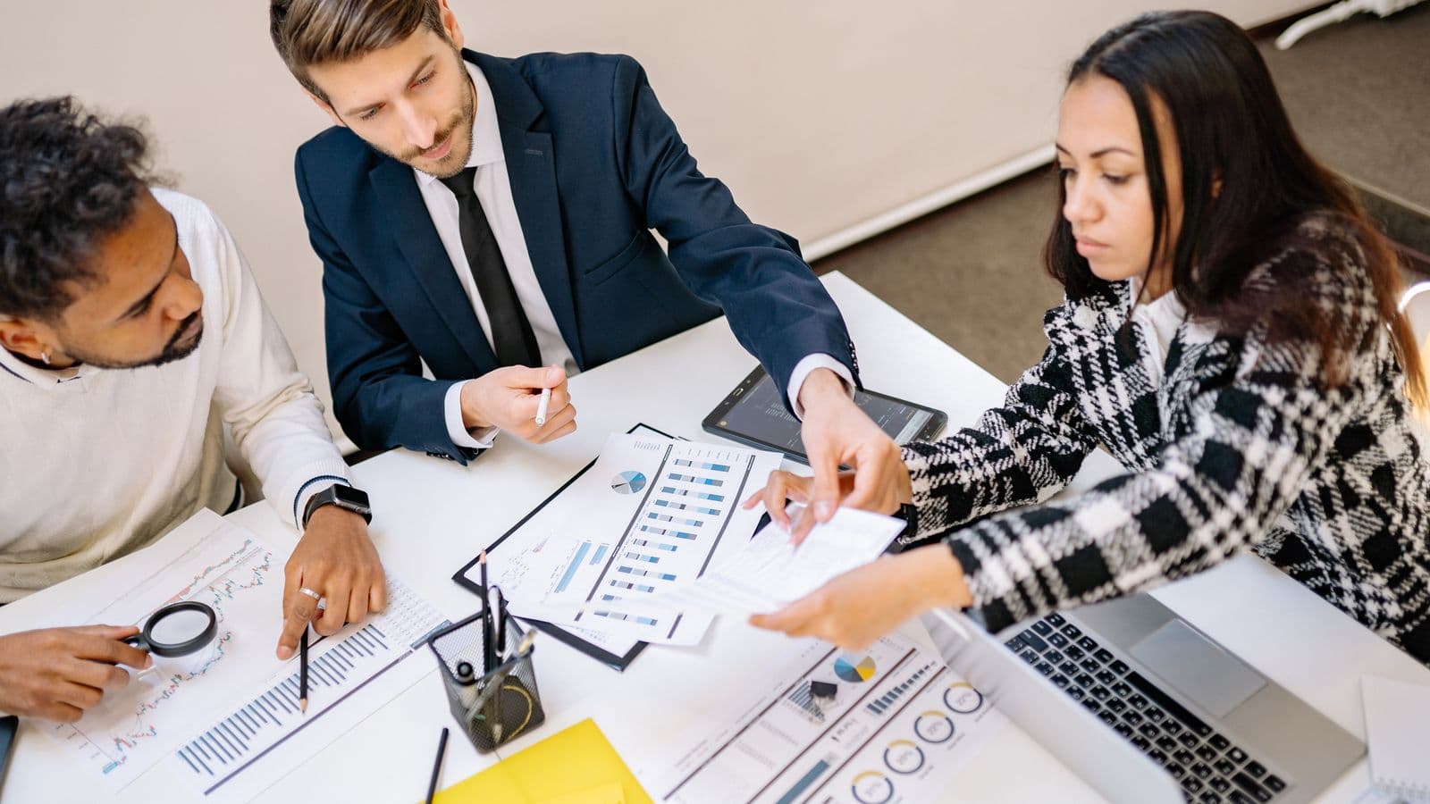 IA y empleo en 2026: qué trabajos cambian, cuáles surgen y cómo adaptarte