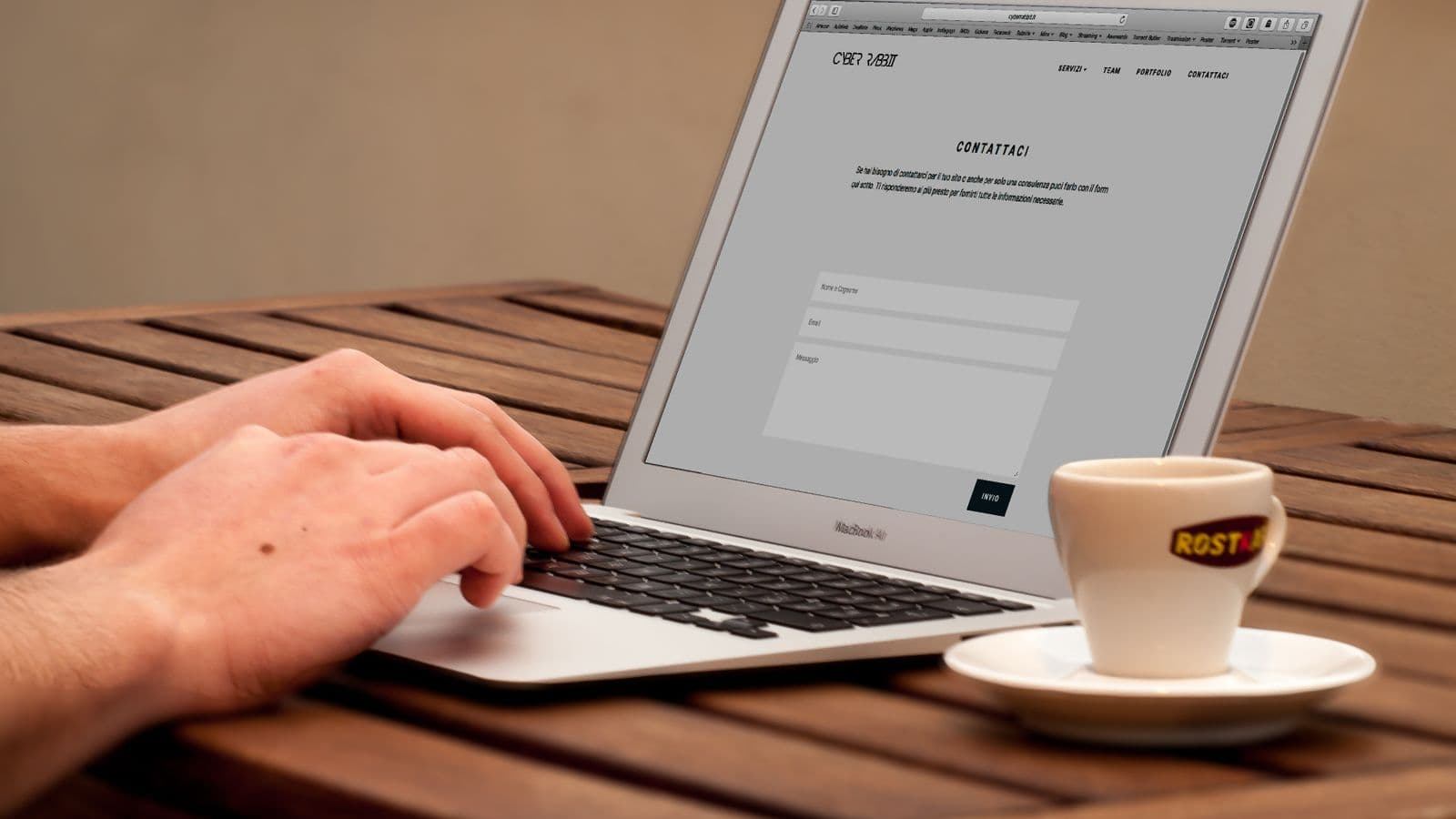 Cómo crear una web con IA sin saber programar en 2026